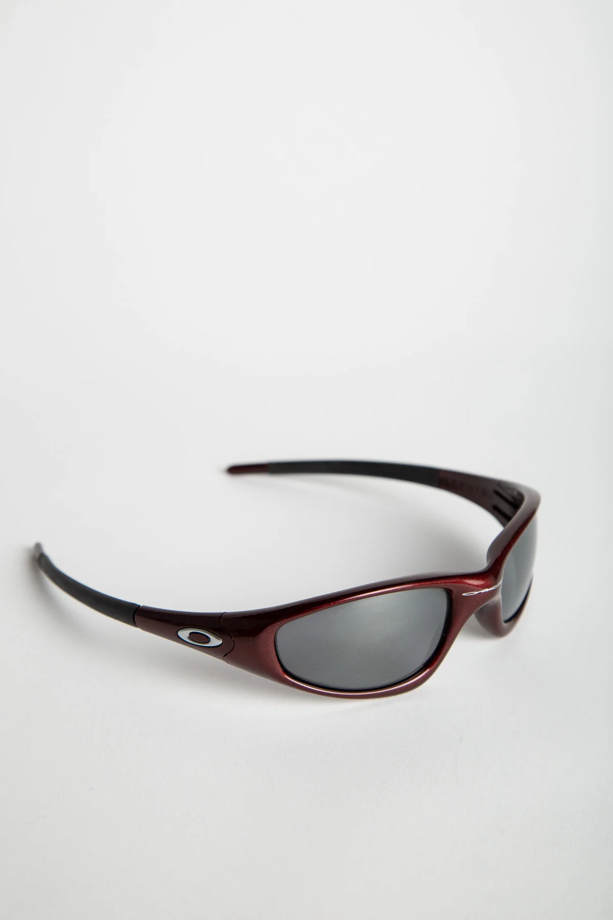 1999 OAKLEY MINUTE METALLIC SUNGLASSES - Image 2