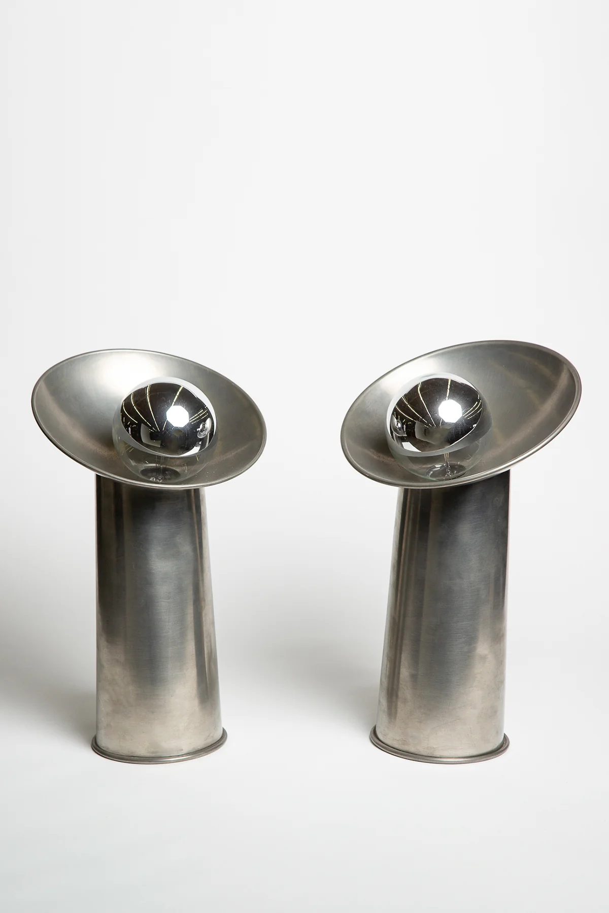 MAXFIELD PRIVATE COLLECTION | 1940’S MODERNIST LAMP - Image 3