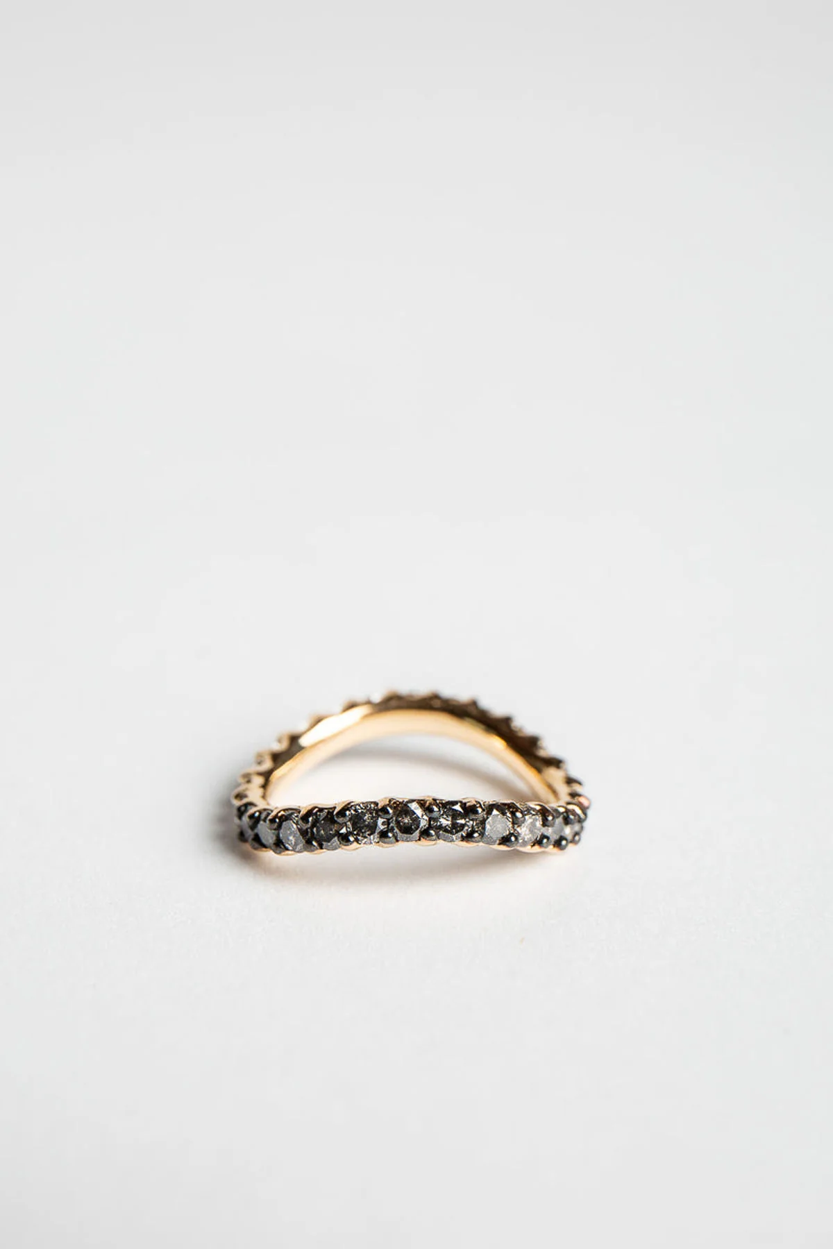 ADI HANDMADE | YELLOW GOLD AND DIAMOND ASYMMETRICAL RING - Image 3