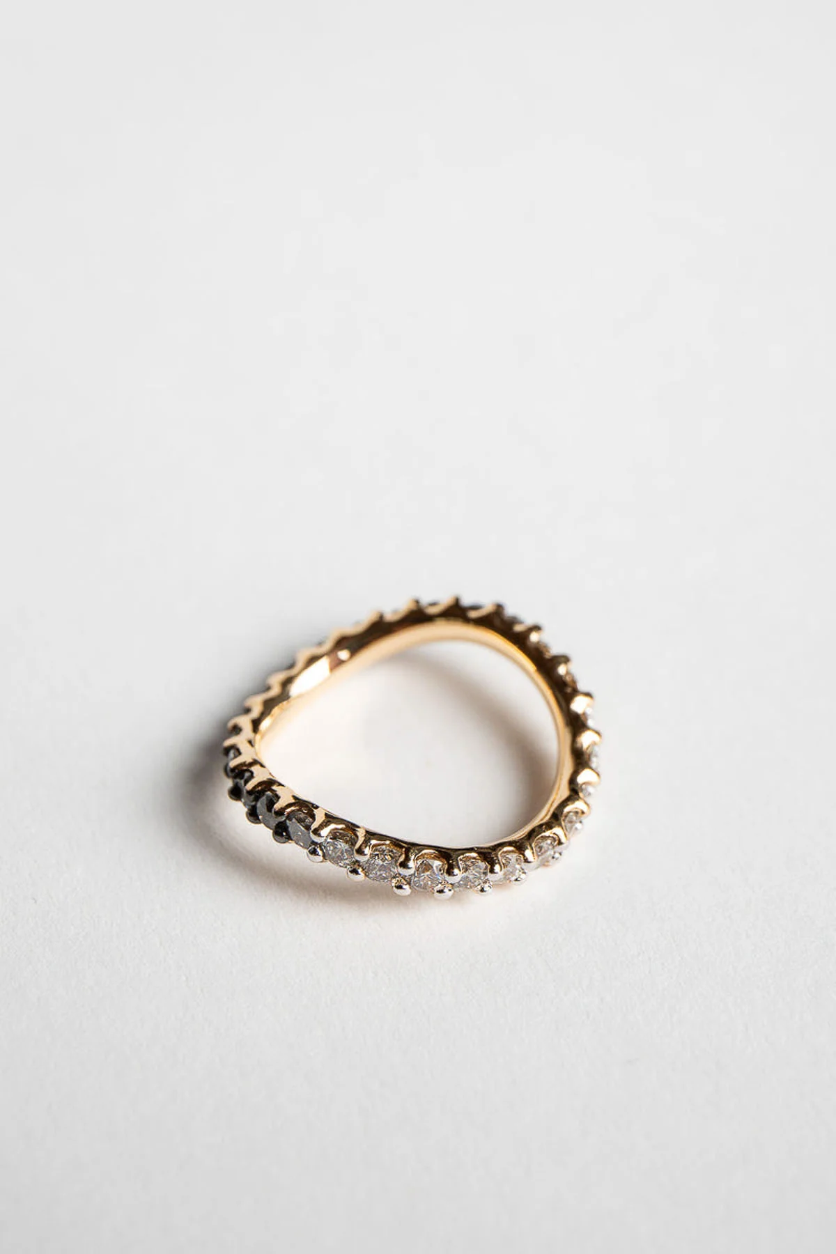 ADI HANDMADE | YELLOW GOLD AND DIAMOND ASYMMETRICAL RING - Image 4