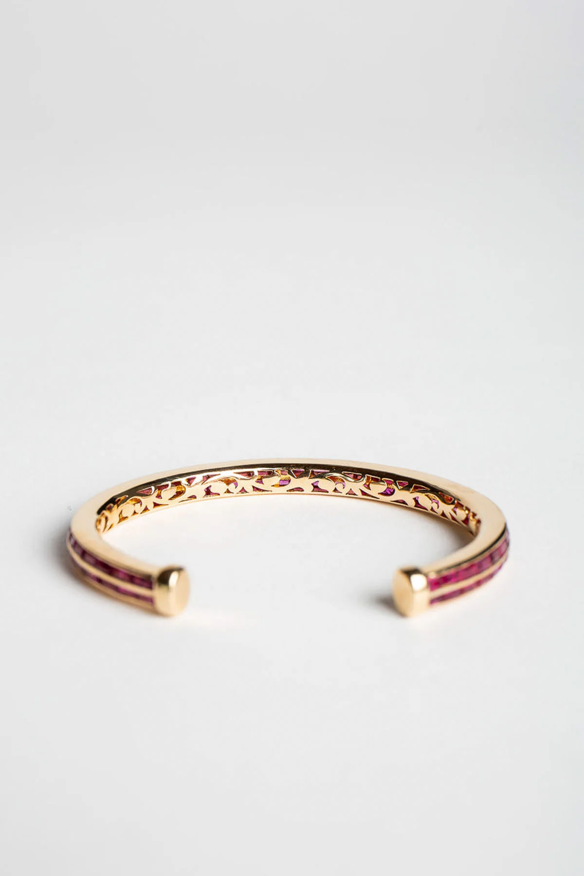 ADI HANDMADE | YELLOW GOLD AND RUBY BRACELET - Image 3