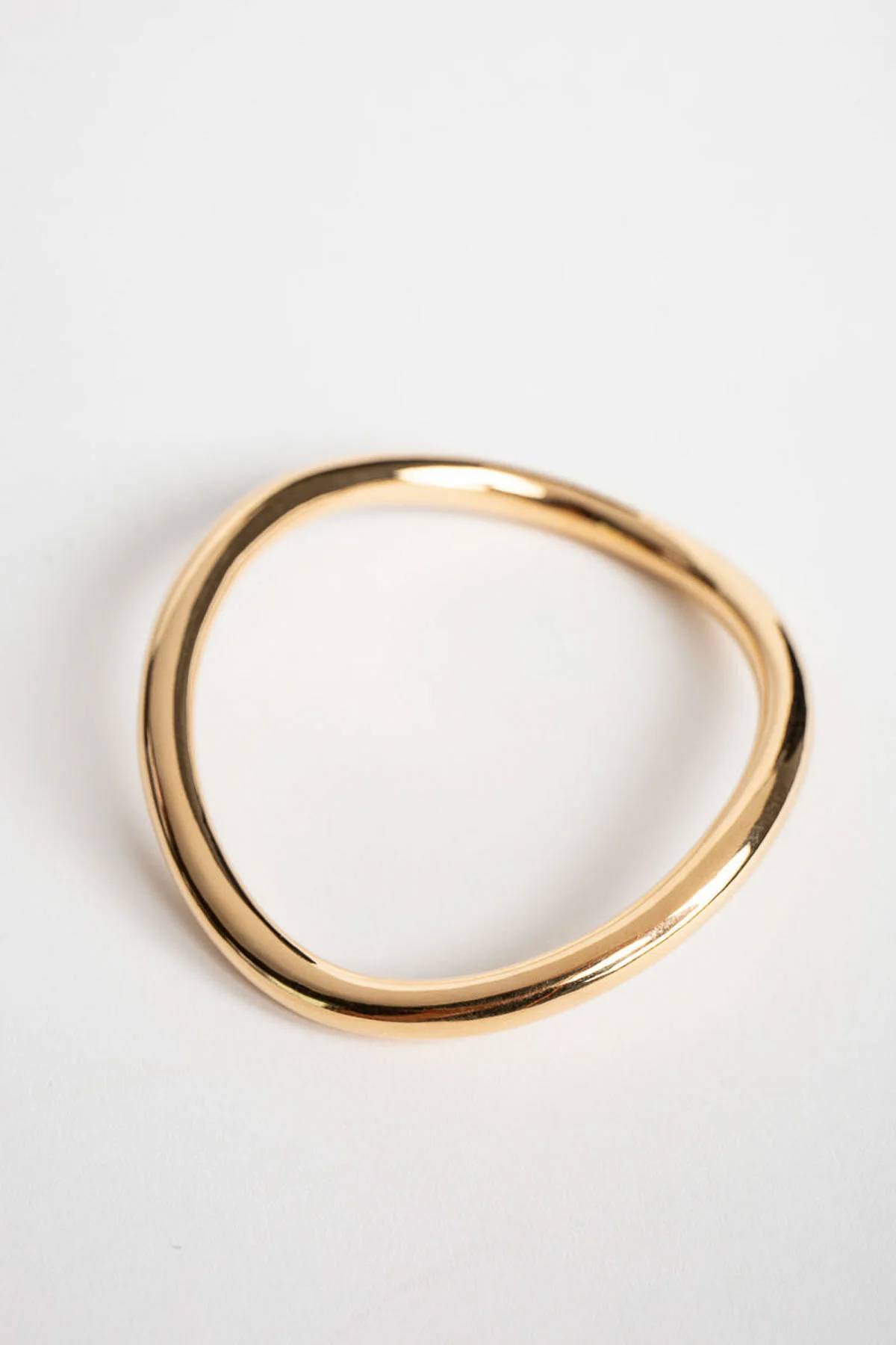 ADI HANDMADE | YELLOW GOLD ASYMMETRICAL BRACELET - Image 4