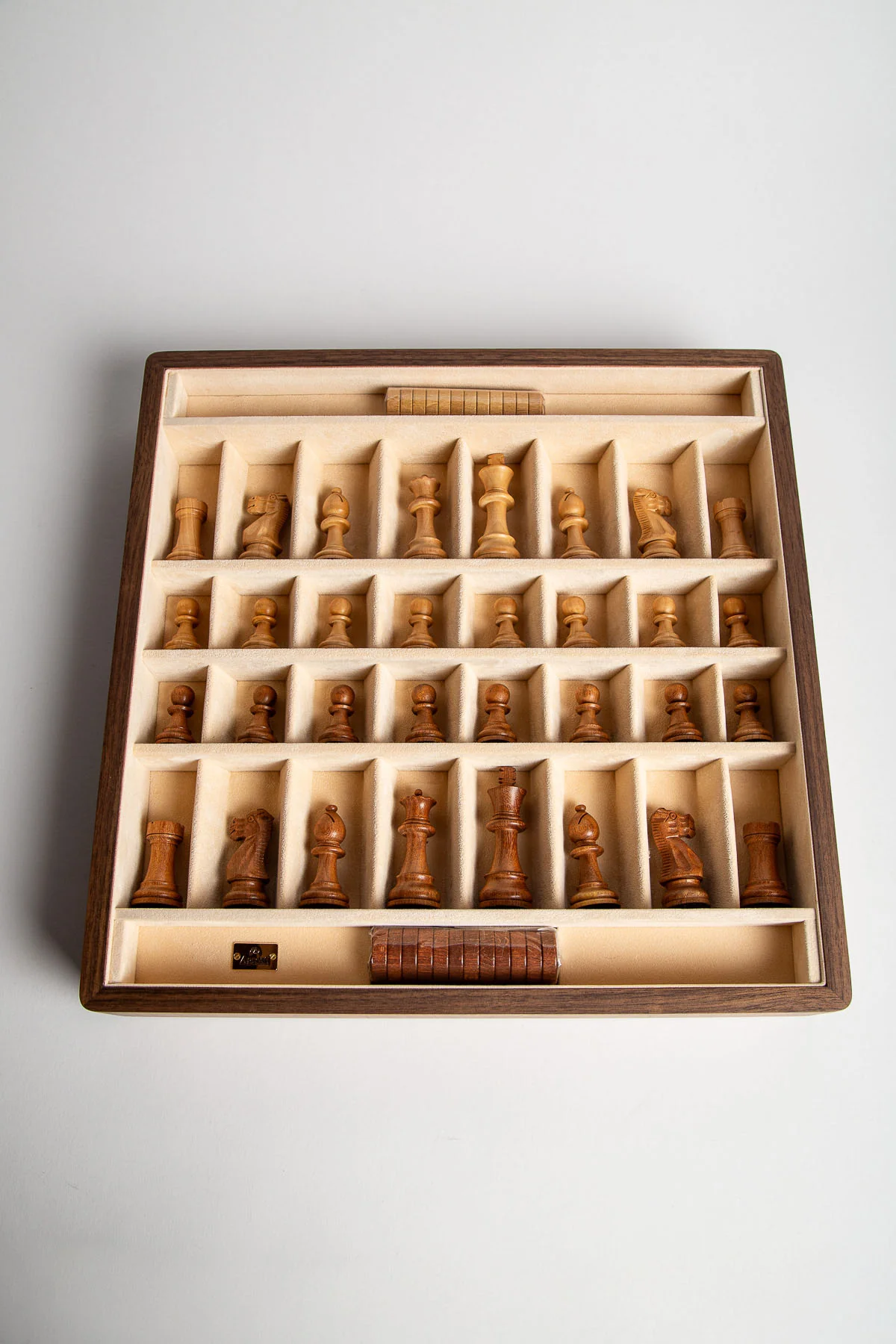 AGRESTI | WALNUT CHESS SET - Image 5