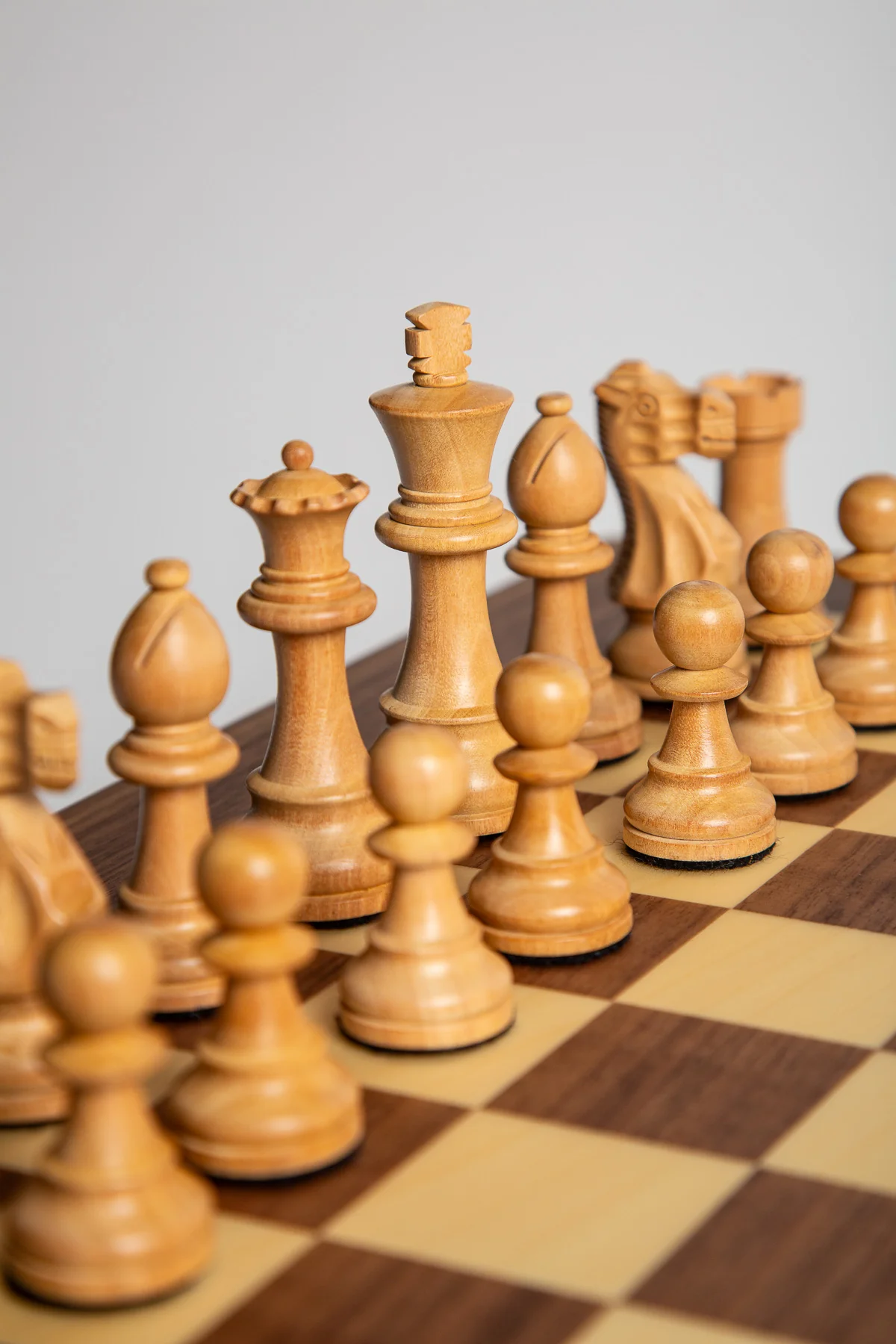 AGRESTI | WALNUT CHESS SET - Image 6