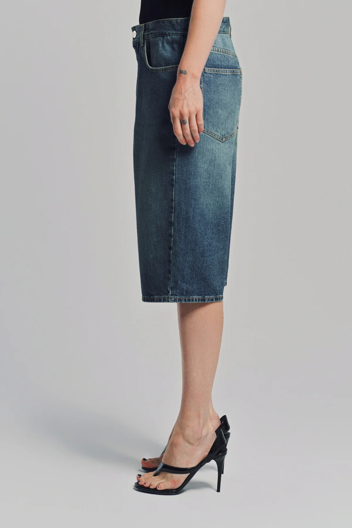 ALAÏA | DENIM BERMUDA SHORTS WITH KNITTED WAISTBAND - Image 3
