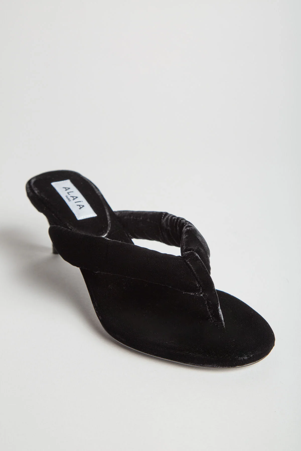 ALAÏA | HEEL THONG MULES IN VELVET - Image 3
