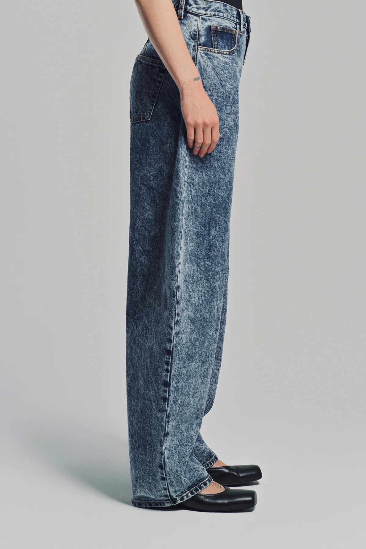 ALAÏA | HIGH WAISTED ROUND JEANS - Image 5