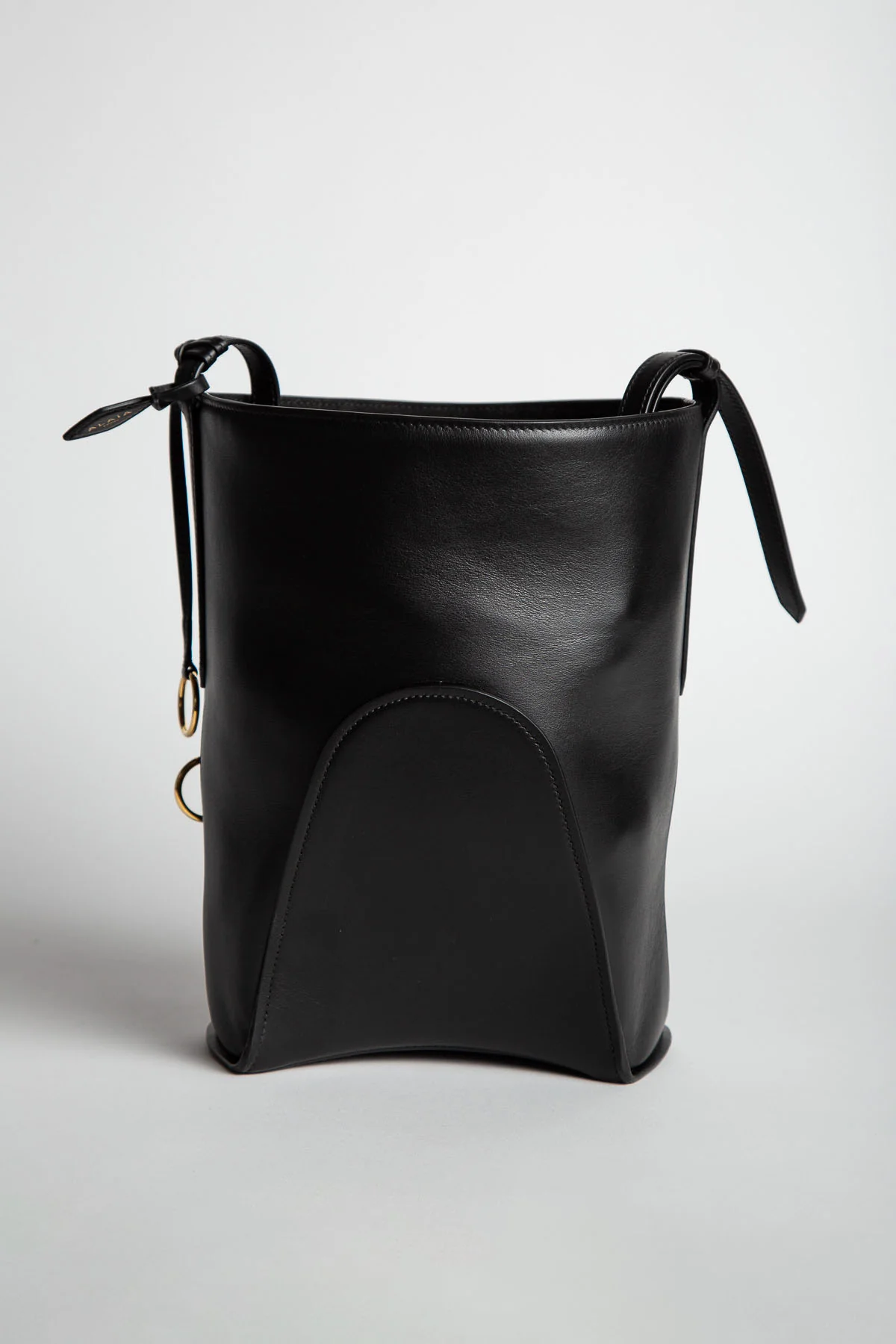 ALAÏA | HIP SMALL BUCKET IN CALFSKIN - Image 3