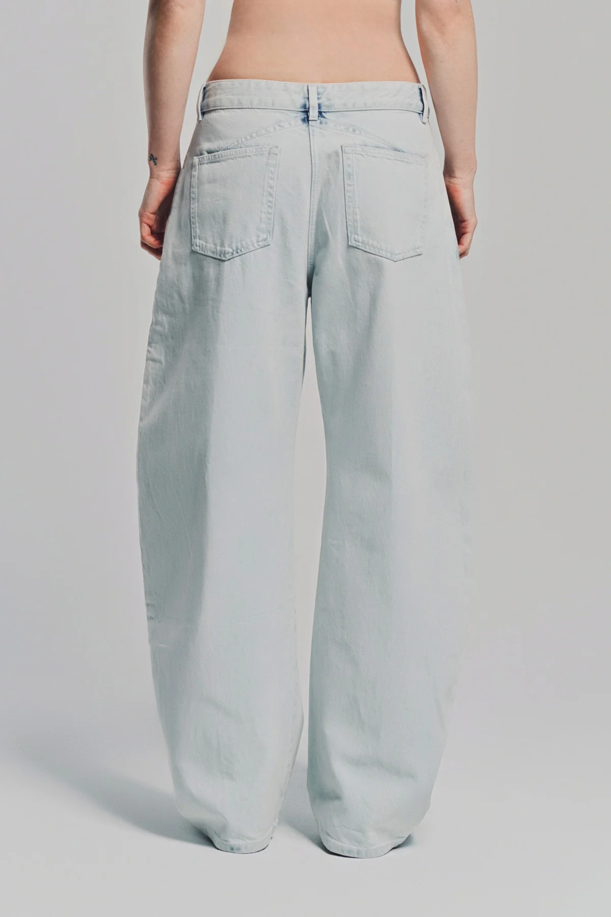 ALAÏA | LOW WAIST ROUND JEANS - Image 4