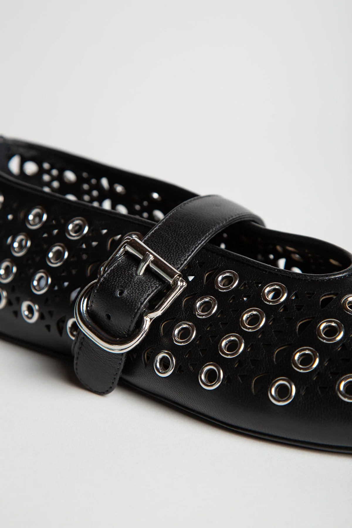 ALAÏA | RIVET BALLET FLATS - Image 5