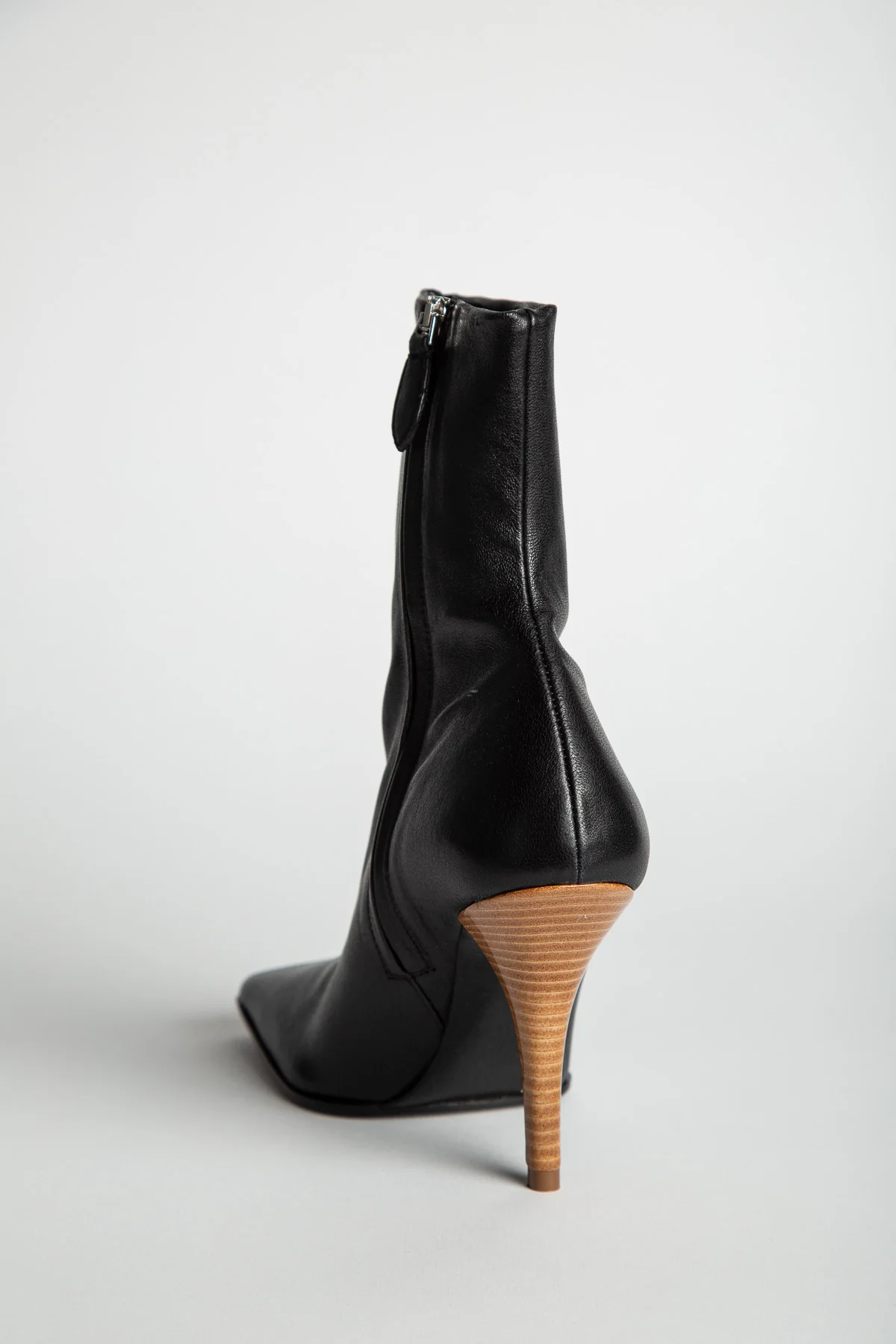 ALAÏA | SOFT SQUARE BOOTS IN LEATHER - Image 4