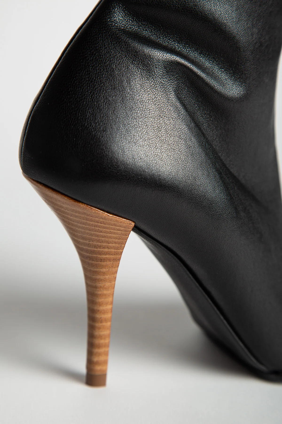 ALAÏA | SOFT SQUARE BOOTS IN LEATHER - Image 5