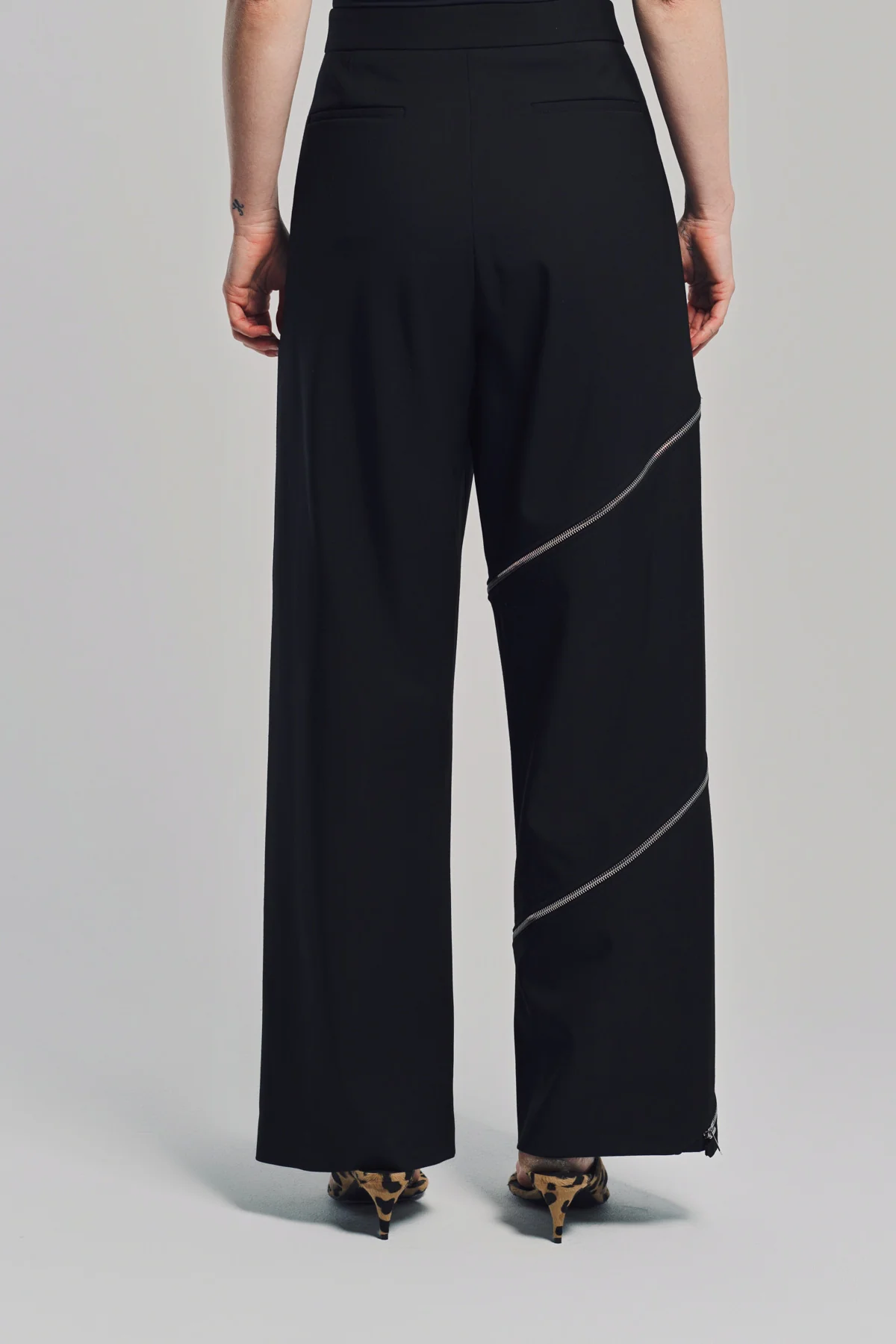 ALAÏA | ZIP-UP SPIRAL PANTS - Image 5