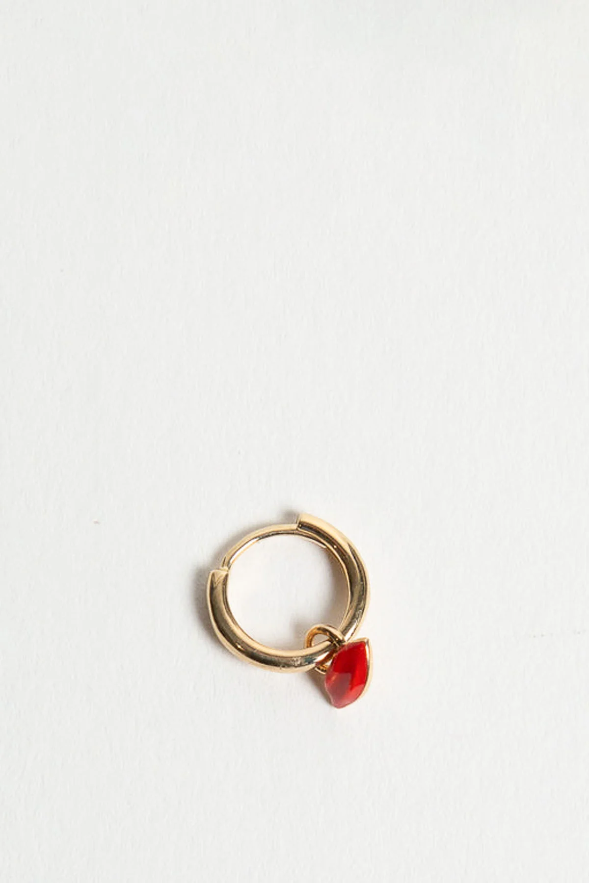 ALISON LOU | MINI LIP CHARM HUGGIE - Image 2