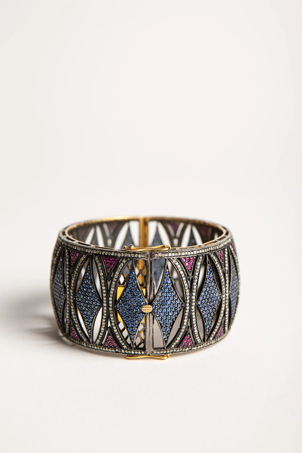 AMRAPALI LONDON | 18K YELLOW GOLD JAIPUR BLUE SAPPHIRE BRACELET - Image 2