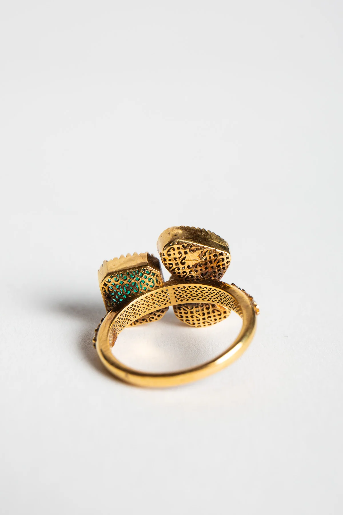AMRAPALI LONDON | YELLOW GOLD EMERALD & DIAMOND RING - Image 3