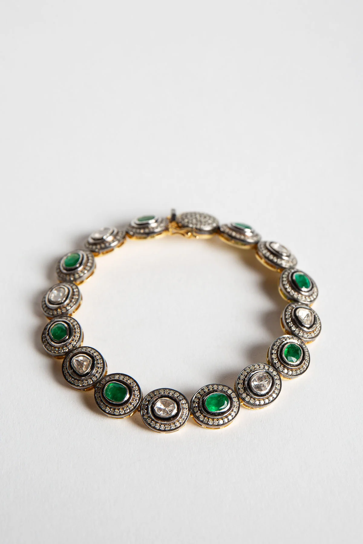AMRAPALI LONDON | YELLOW GOLD, STERLING SILVER, EMERALD & DIAMOND BRACELET