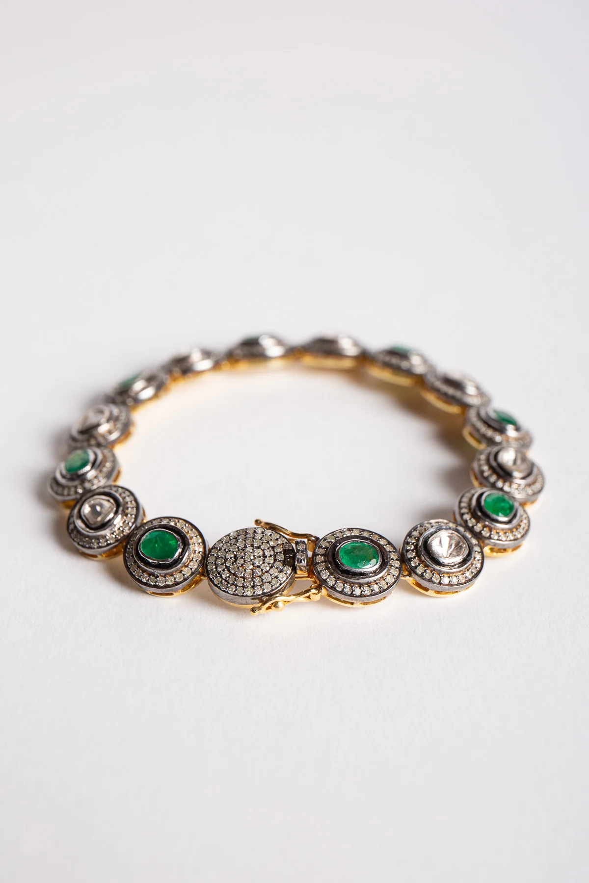AMRAPALI LONDON | YELLOW GOLD, STERLING SILVER, EMERALD & DIAMOND BRACELET - Image 3
