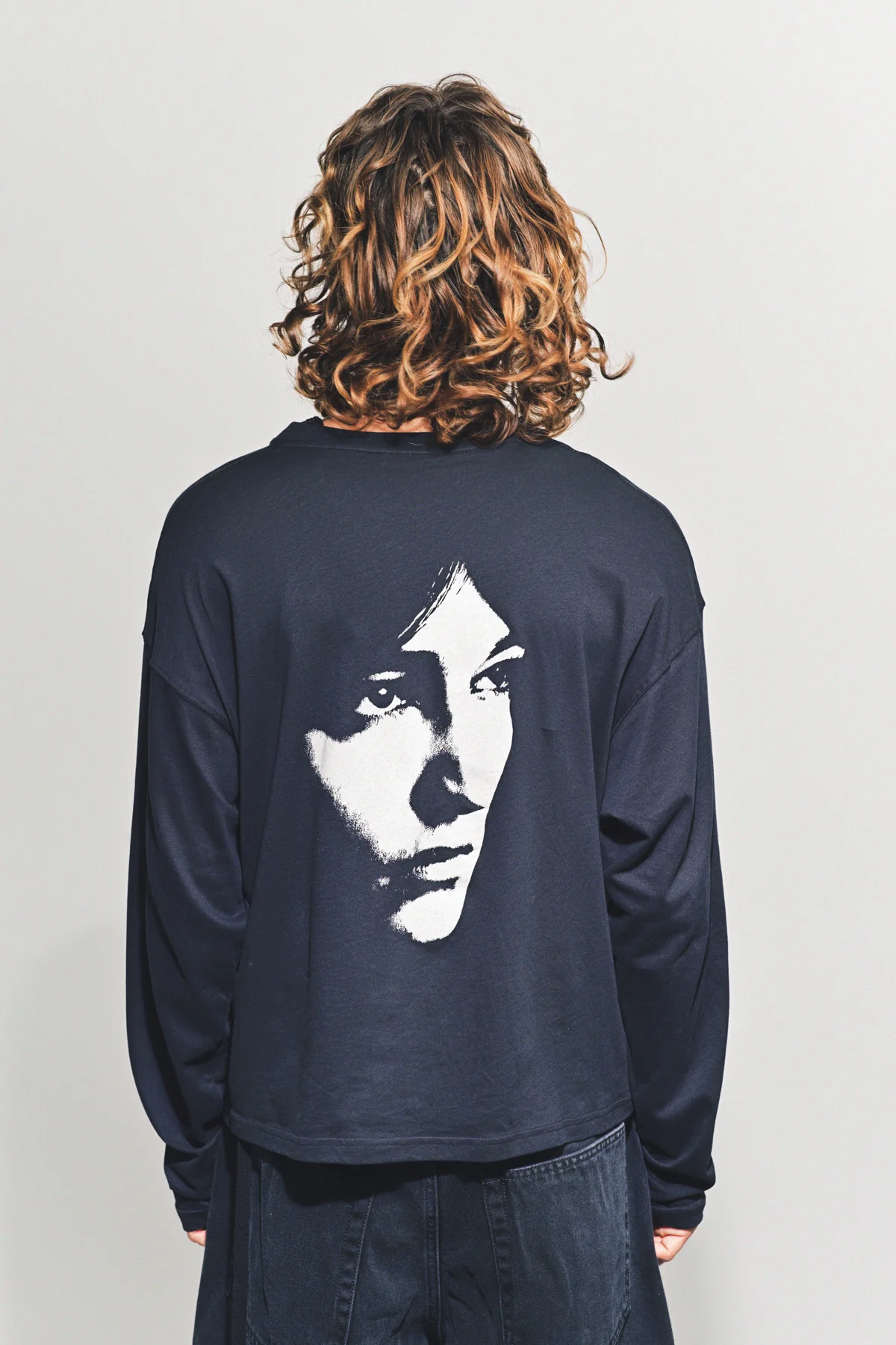 ANN DEMEULEMEESTER | EMIL "OCTOBER AND THE EYES" LONG SLEEVE TEE - Image 4