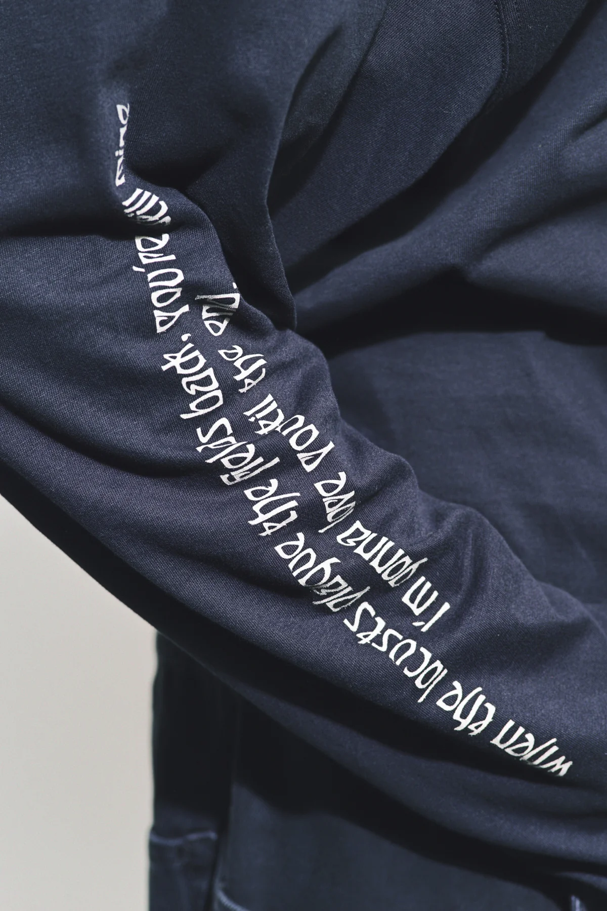 ANN DEMEULEMEESTER | EMIL "OCTOBER AND THE EYES" LONG SLEEVE TEE - Image 5