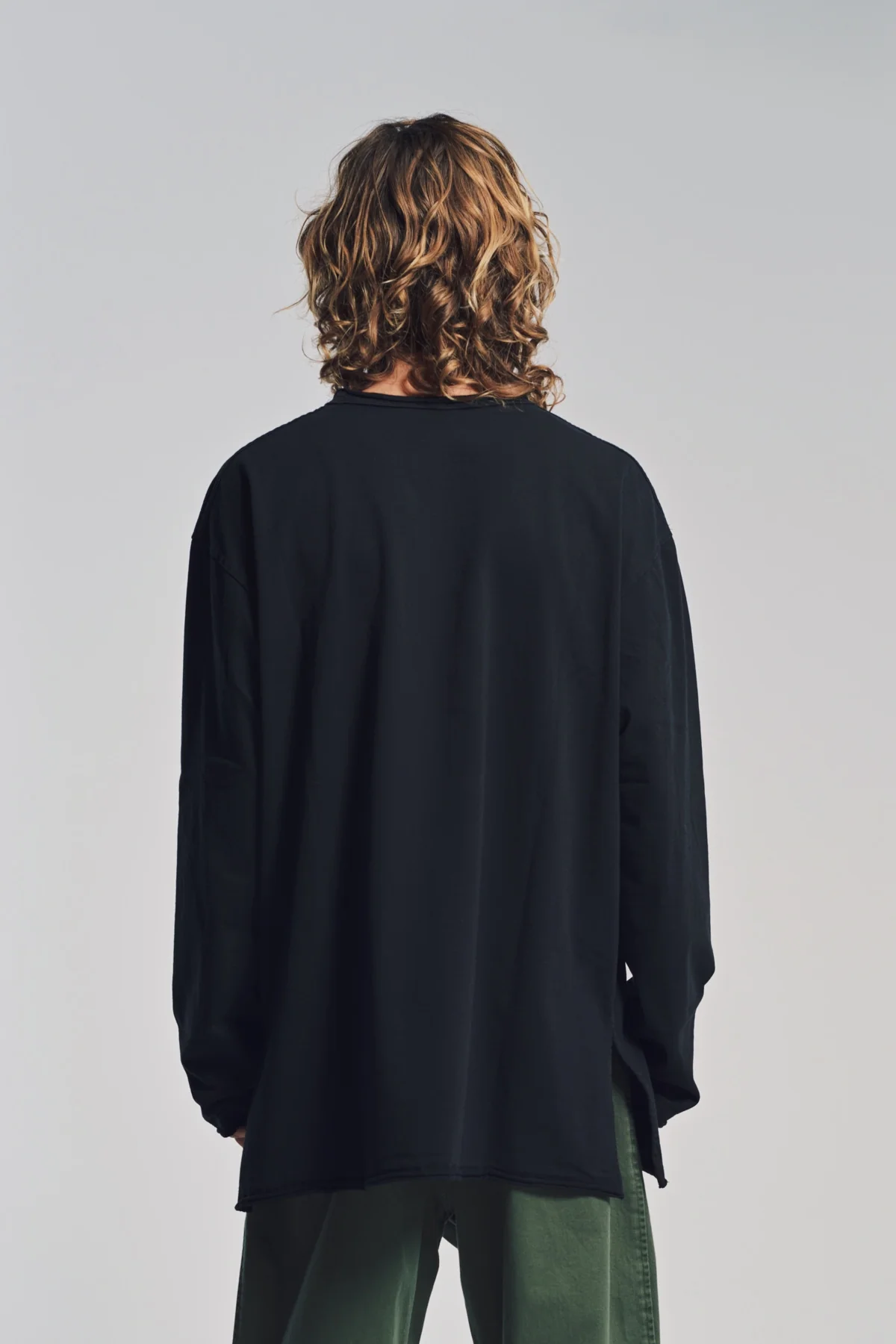 AUBERO | ROLLED TRIM LONG SLEEVE T-SHIRT - Image 4