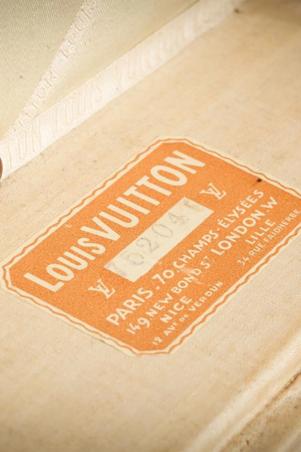 BAGGAGE COLLECTION | LOUIS VUITTON TRUNK C.1924 - Image 10