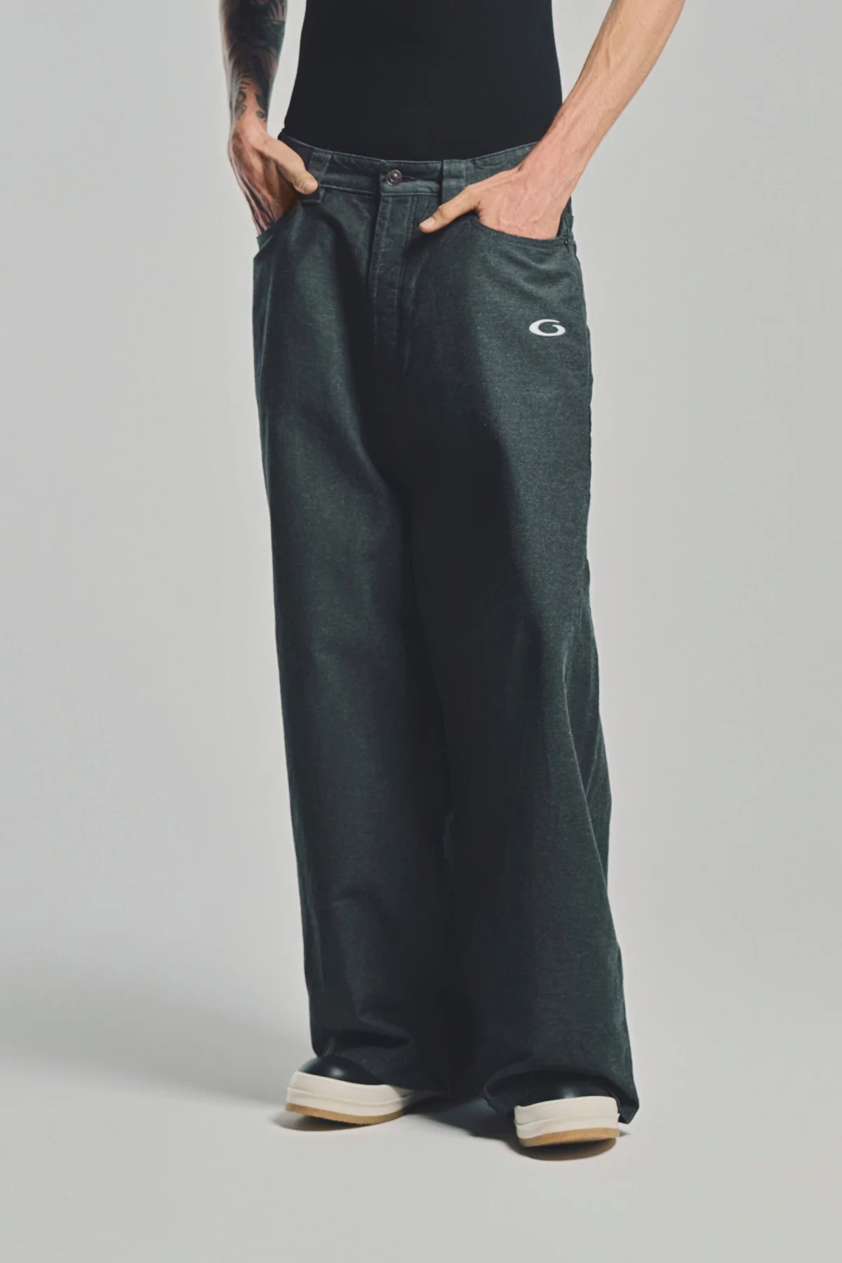 BALENCIAGA | OVERSIZE BAGGY JEANS - Image 2