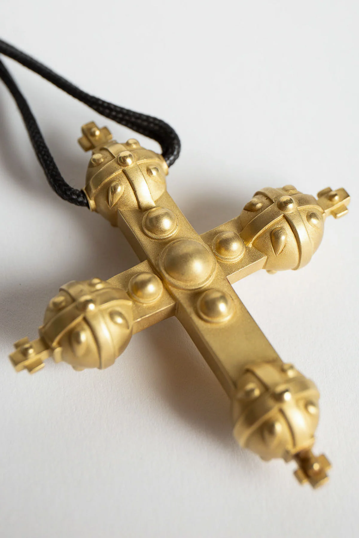 BARRY KIESELSTEIN-CORD | 1993 GOLD CROSS PENDANT - Image 4