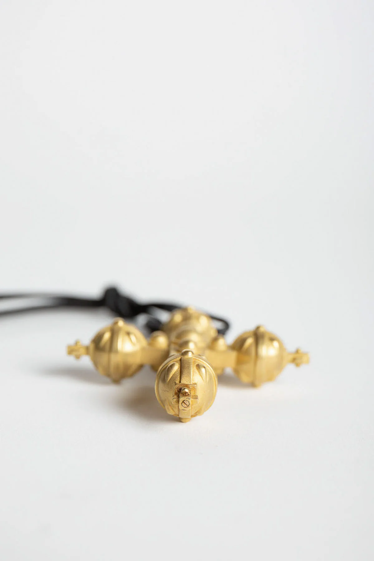 BARRY KIESELSTEIN-CORD | 1993 GOLD CROSS PENDANT - Image 6