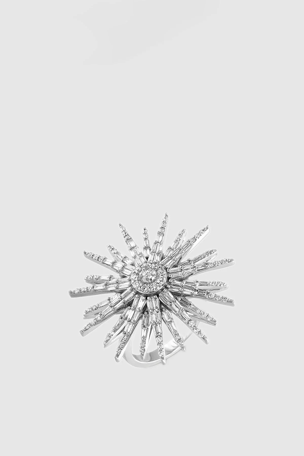 BEE GODDESS | 18K WHITE GOLD DIAMOND JARDIN STAR RING