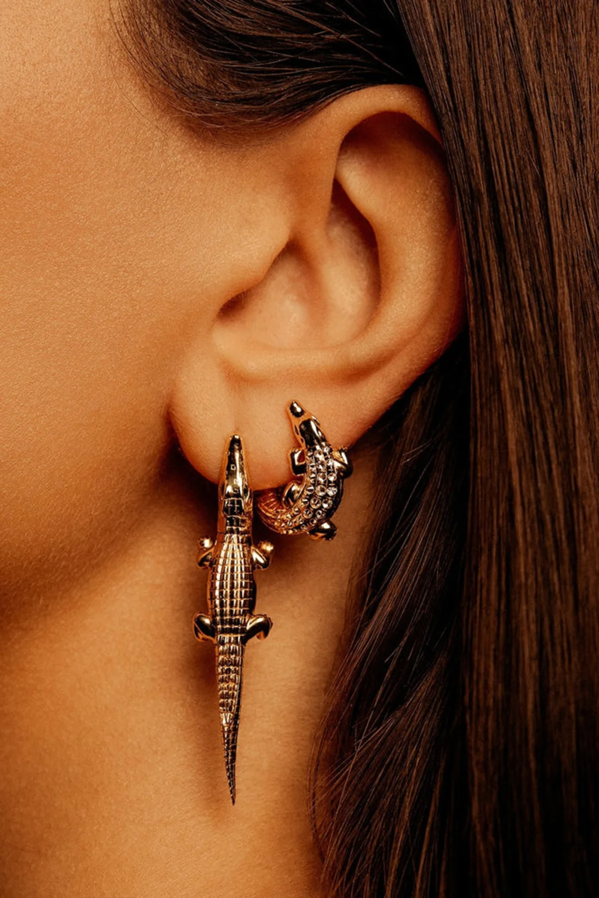 BIBI VAN DER VELDEN | GOLD ALLIGATOR TWIST EARRING - Image 4