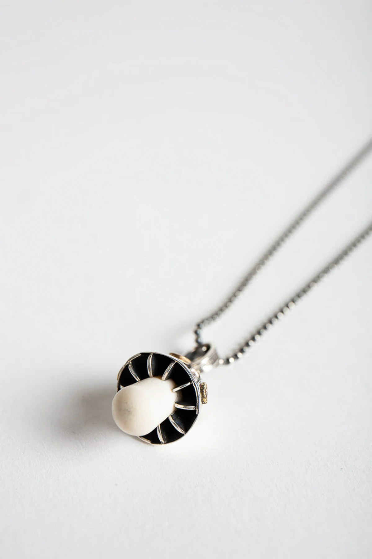 BLIND MAN TOGS | MUSHROOM NECKLACE - Image 3