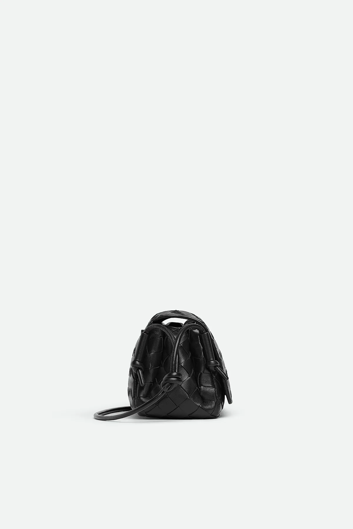 BOTTEGA VENETA | NOTTURNO POUCH IN BLACK & GOLD - Image 5