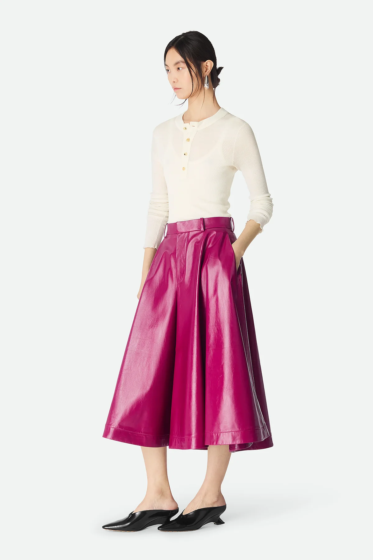 BOTTEGA VENETA | SHINY LEATHER CULOTTE - Image 2