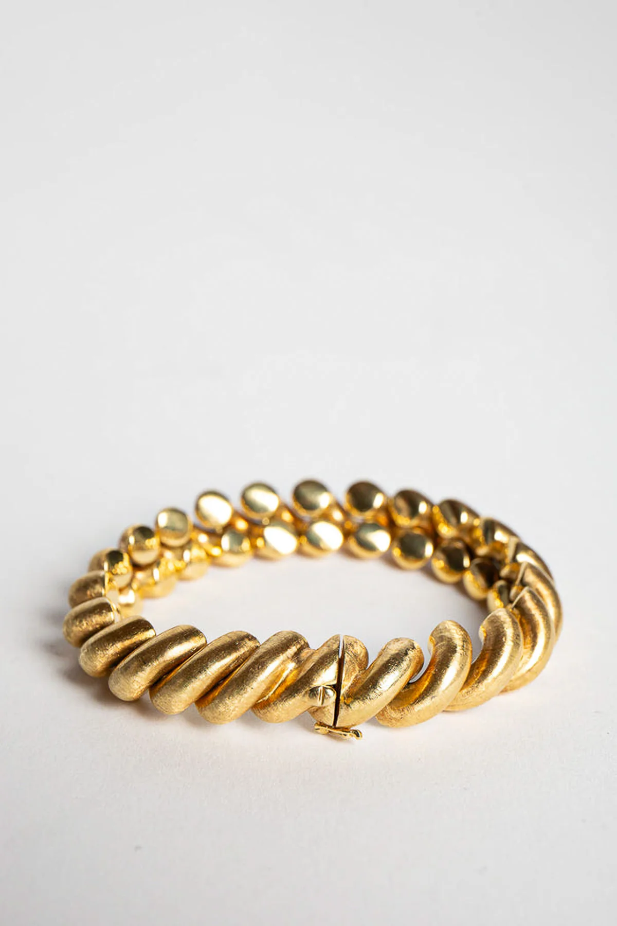 BUCCELLATI | VINTAGE 18K GOLD BRACELET - Image 2