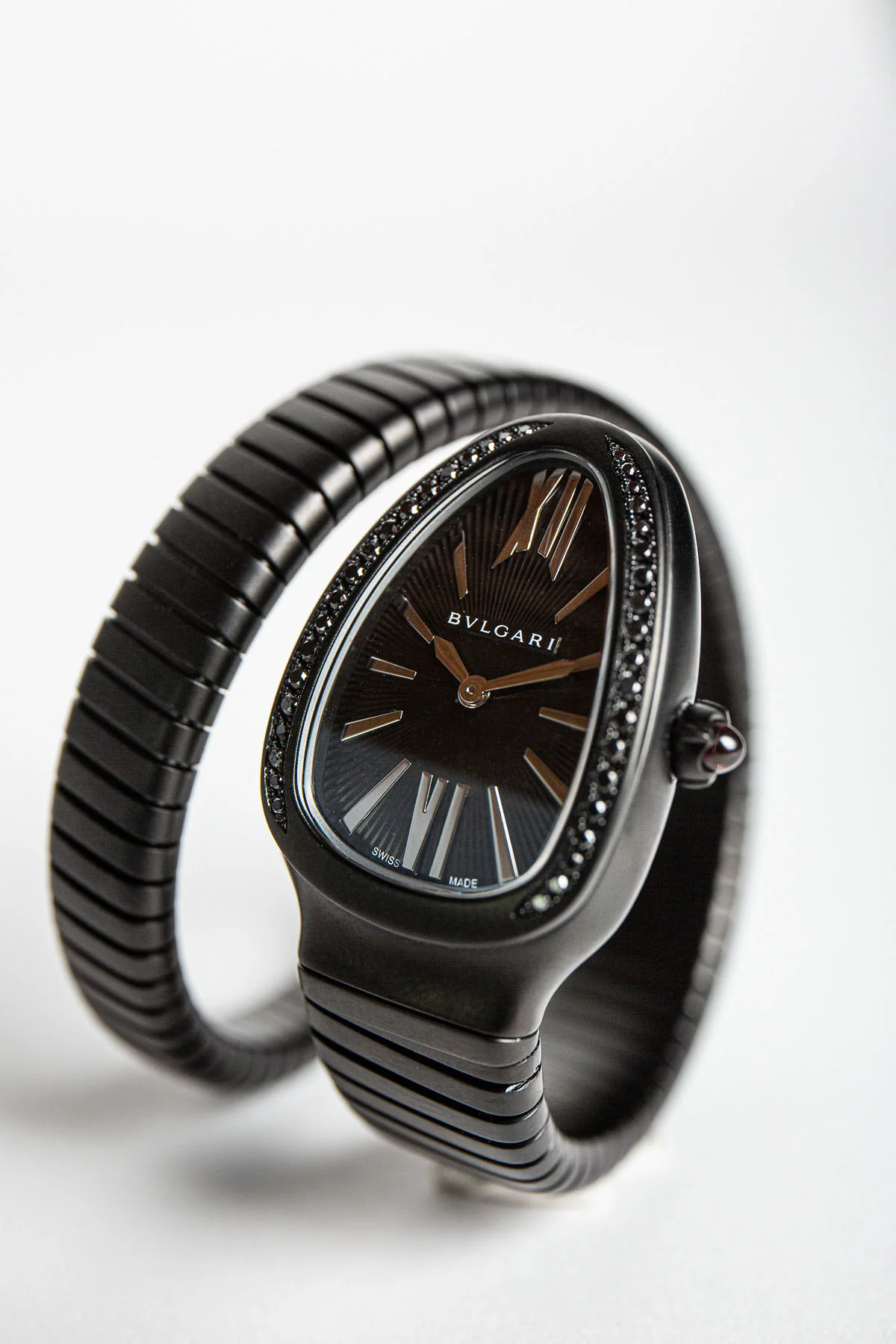 BULGARI | SERPENTI TUBOGAS WATCH WITH BLACK DIAMOND BEZEL - Image 3