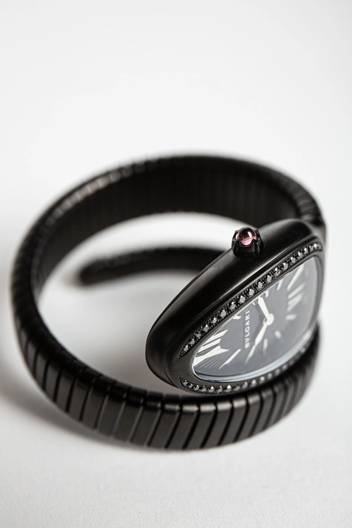 BULGARI | SERPENTI TUBOGAS WATCH WITH BLACK DIAMOND BEZEL - Image 4