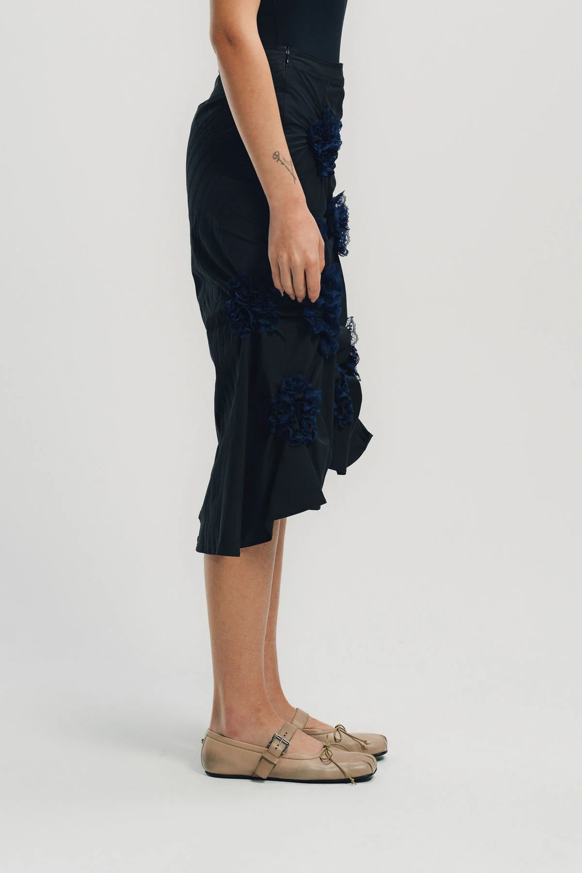 CAROLINE HU | ELASTIC RUCHING SKIRT - Image 3