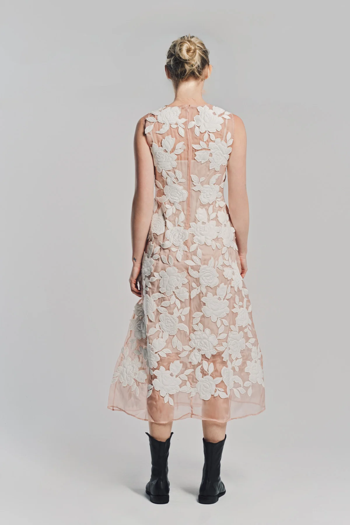 CAROLINE HU | FLORAL QUILTED ORGANZA DRESS - Image 4