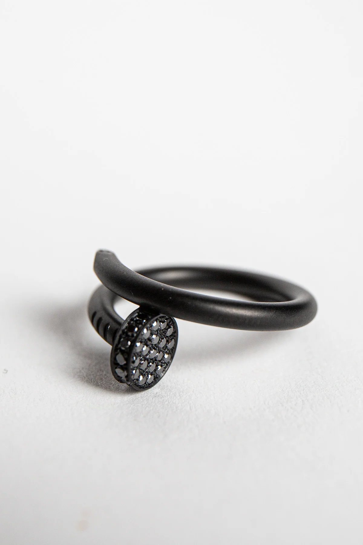 CARTIER | 18K YELLOW GOLD, DIAMOND NAIL RING - Image 3