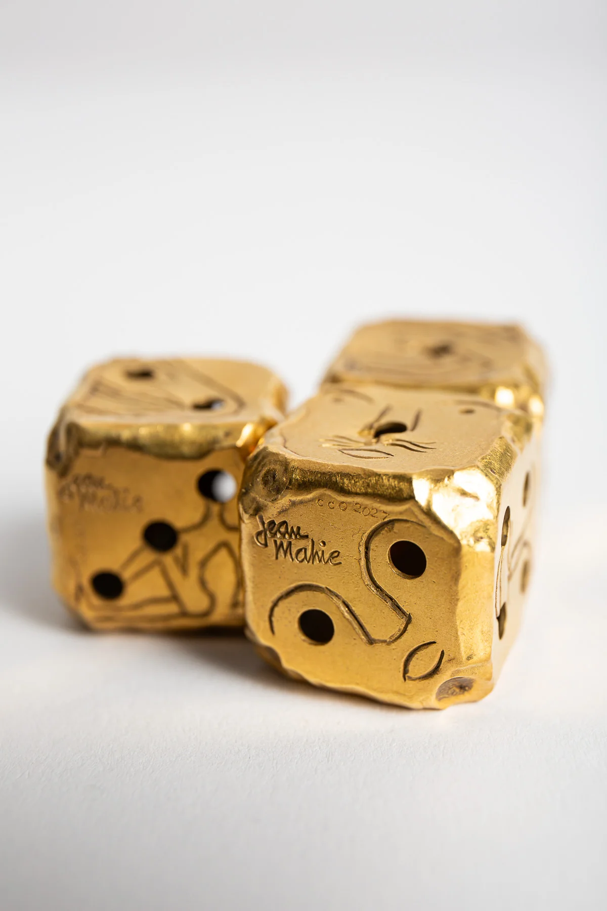 CARTIER | VINTAGE GOLD JEAN MAHIE DICE, SET OF 3 - Image 4