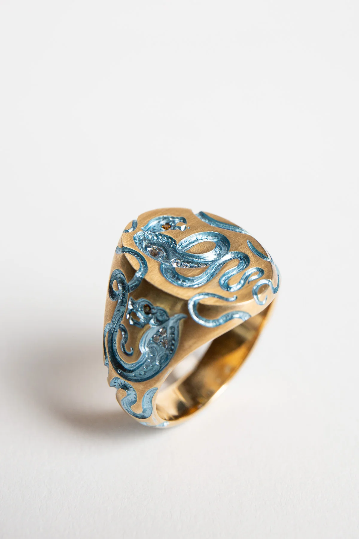CASTRO SMITH | REVERSE QUEEN COBRA BABY BLUE & GOLD RING - Image 2