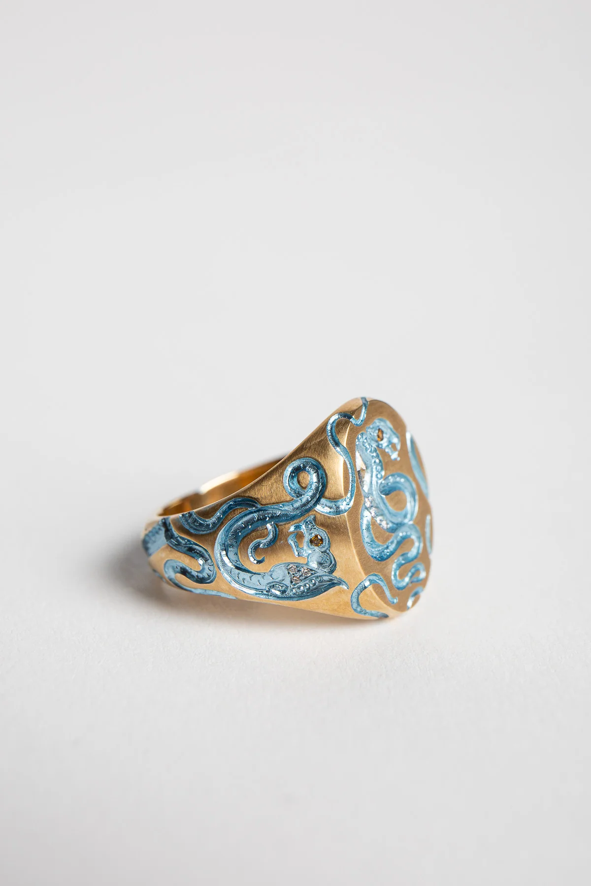 CASTRO SMITH | REVERSE QUEEN COBRA BABY BLUE & GOLD RING - Image 3