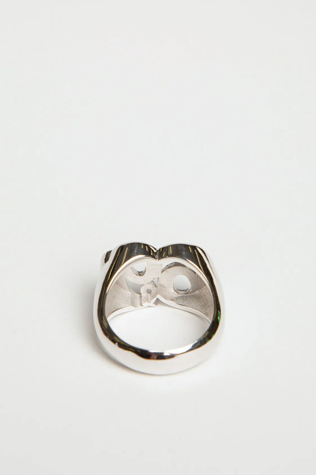 CHEMIST | WHITE GOLD L FACE 69 RING - Image 3