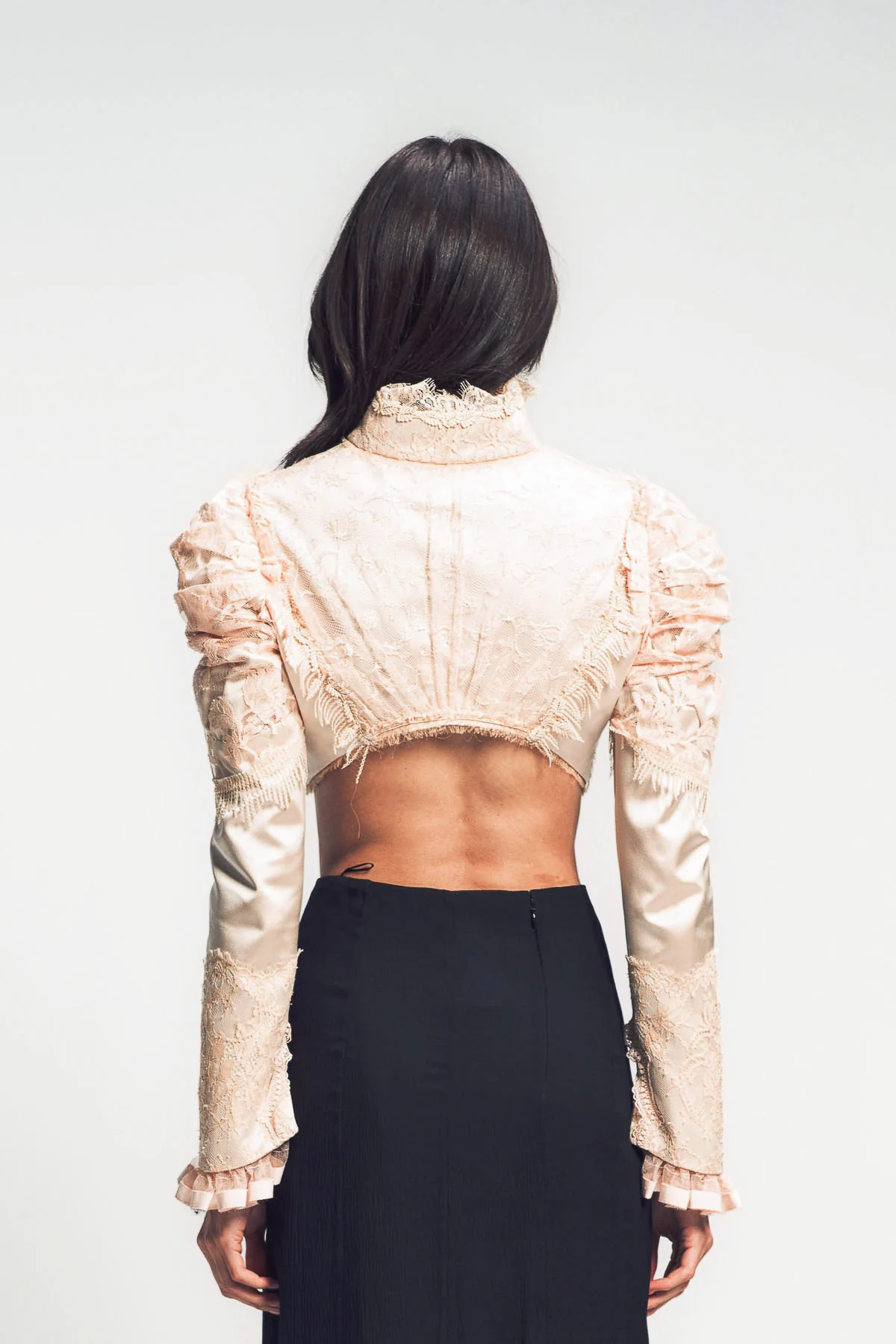 CHLOÉ | CROPPED FITTED JACKET IN SILK DUCHESS SATIN & LACE - Image 4