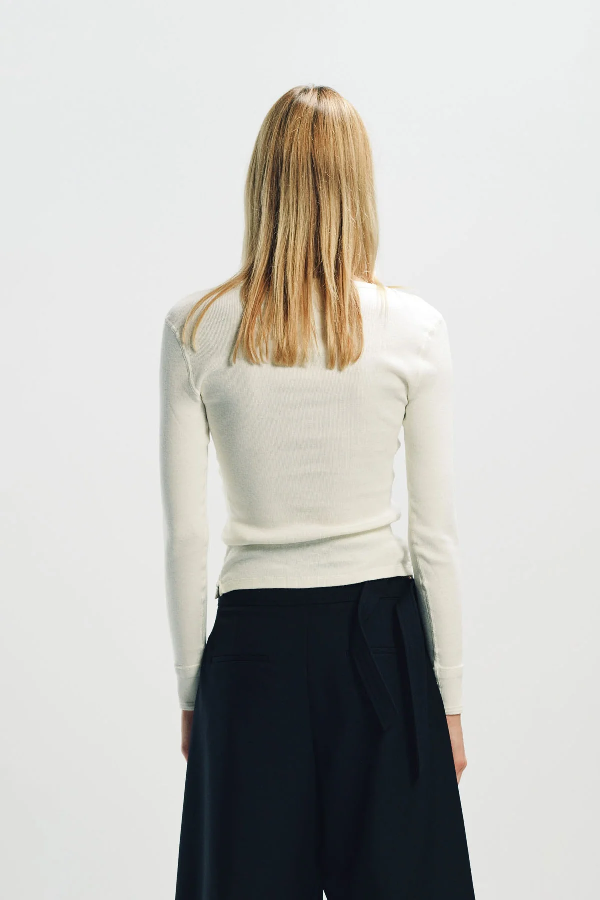CHLOÉ | SCOOP-NECK HENLERY SHIRT IN COTTON JERSEY - Image 4