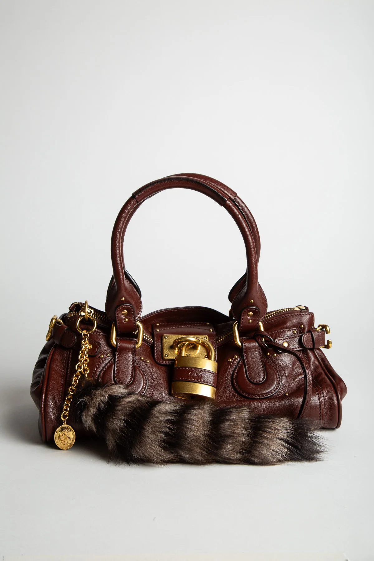 CHLOÉ | TREASURE TAILS CHARM IN SHEARLING - Image 3