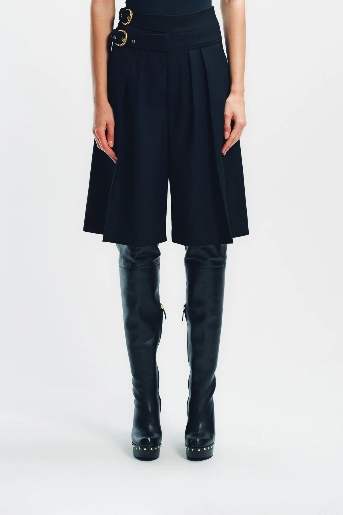 CHLOÉ | WOOL BELTED SHORTS - Image 2