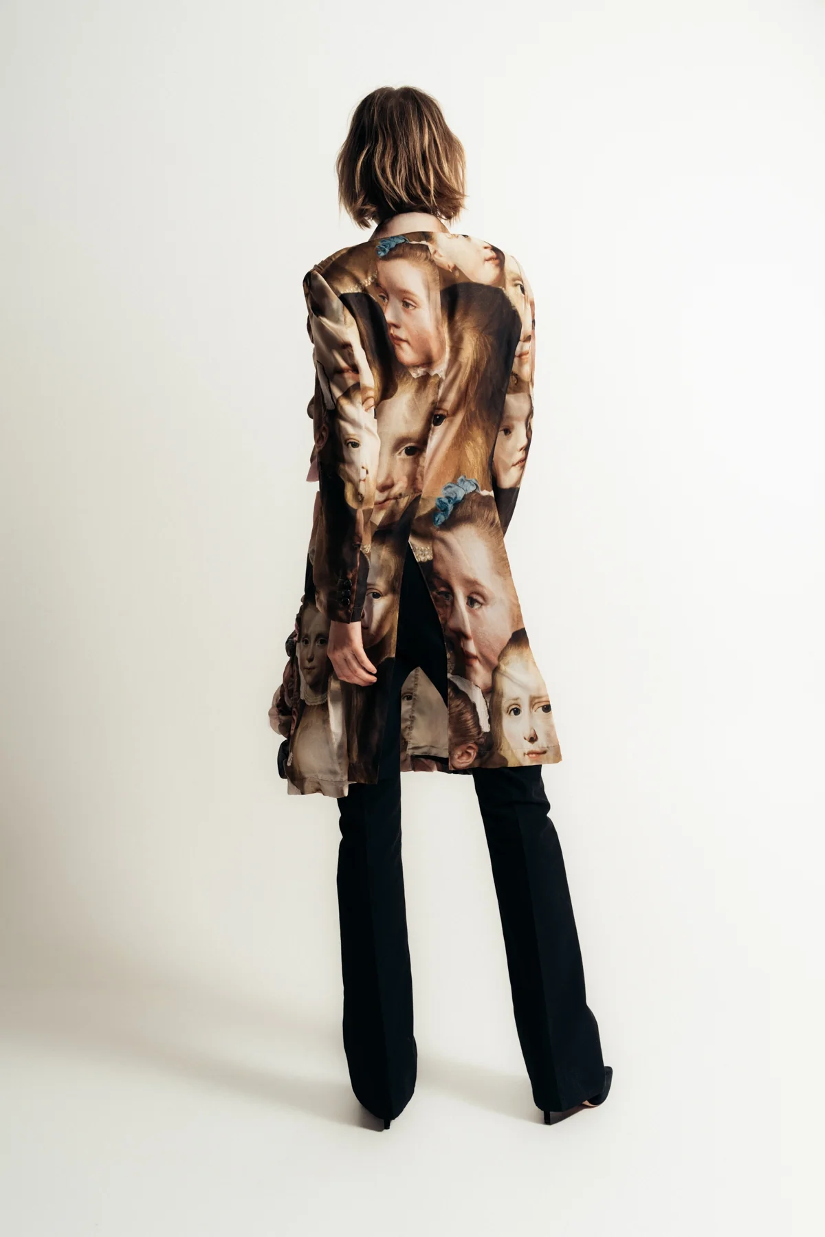 COMME DES GARCONS | ESTER FACE PRINT COAT - Image 4