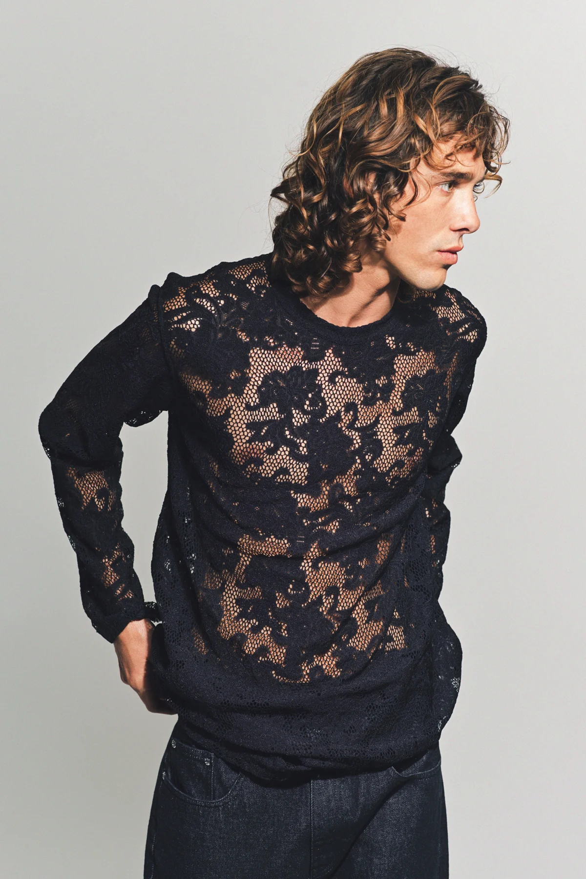 COMME DES GARCONS HOMME PLUS | RASCHEL LACE LONG SLEEVE TEE - Image 2